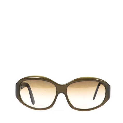 Buy and Sell Prada Sunglasses 